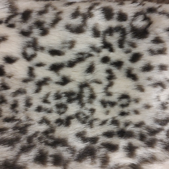 Banana Republic Faux Fur leopard print Jacket. - Picture 2 of 8